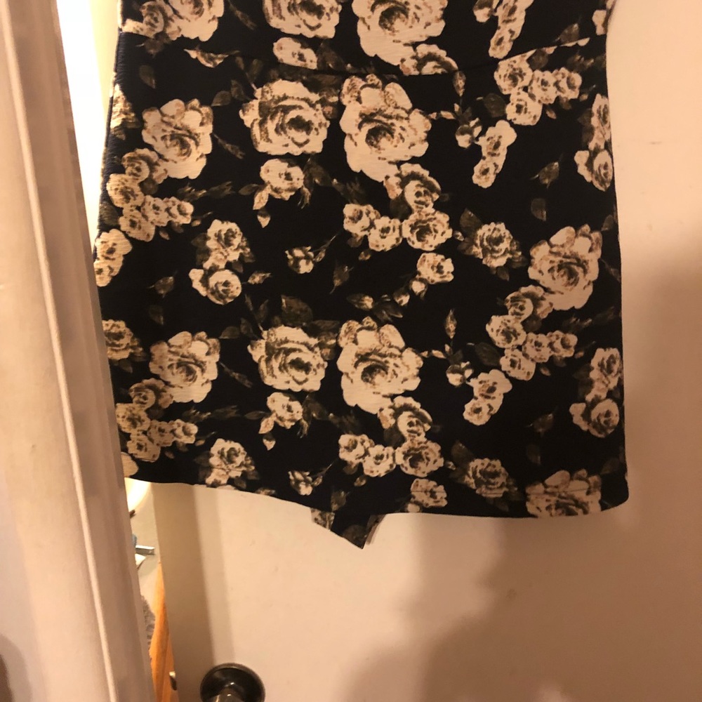 SLEEVELESS FLORAL ROMPER - Picture 6 of 8